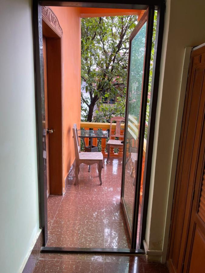 Apsara Guest House Kampot City Buitenkant foto