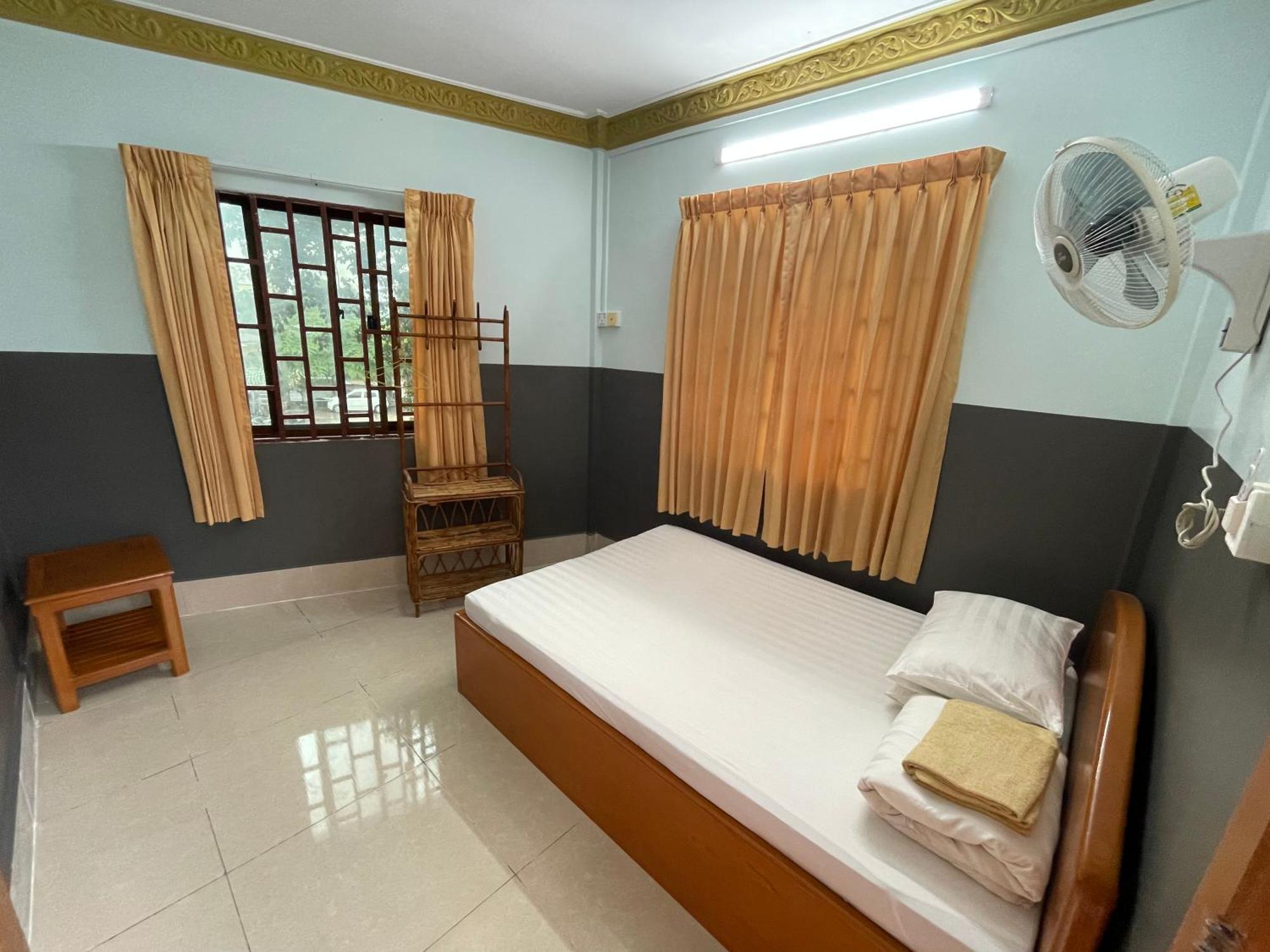 Apsara Guest House Kampot City Buitenkant foto