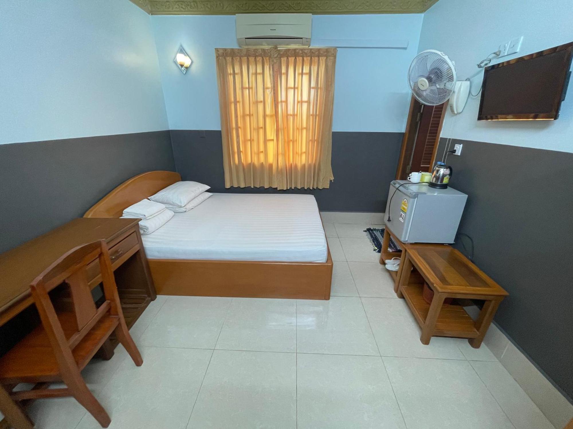 Apsara Guest House Kampot City Buitenkant foto