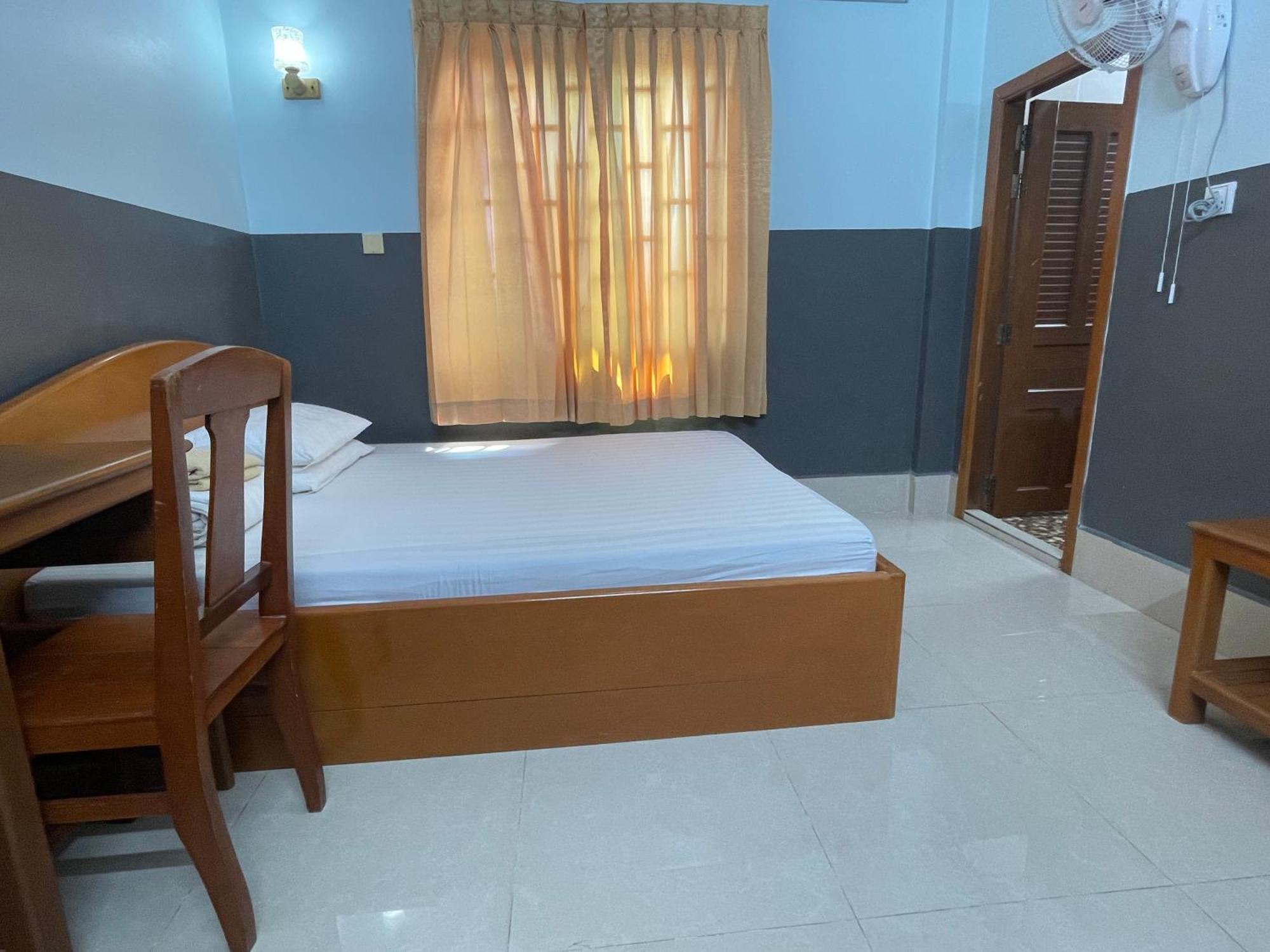 Apsara Guest House Kampot City Buitenkant foto