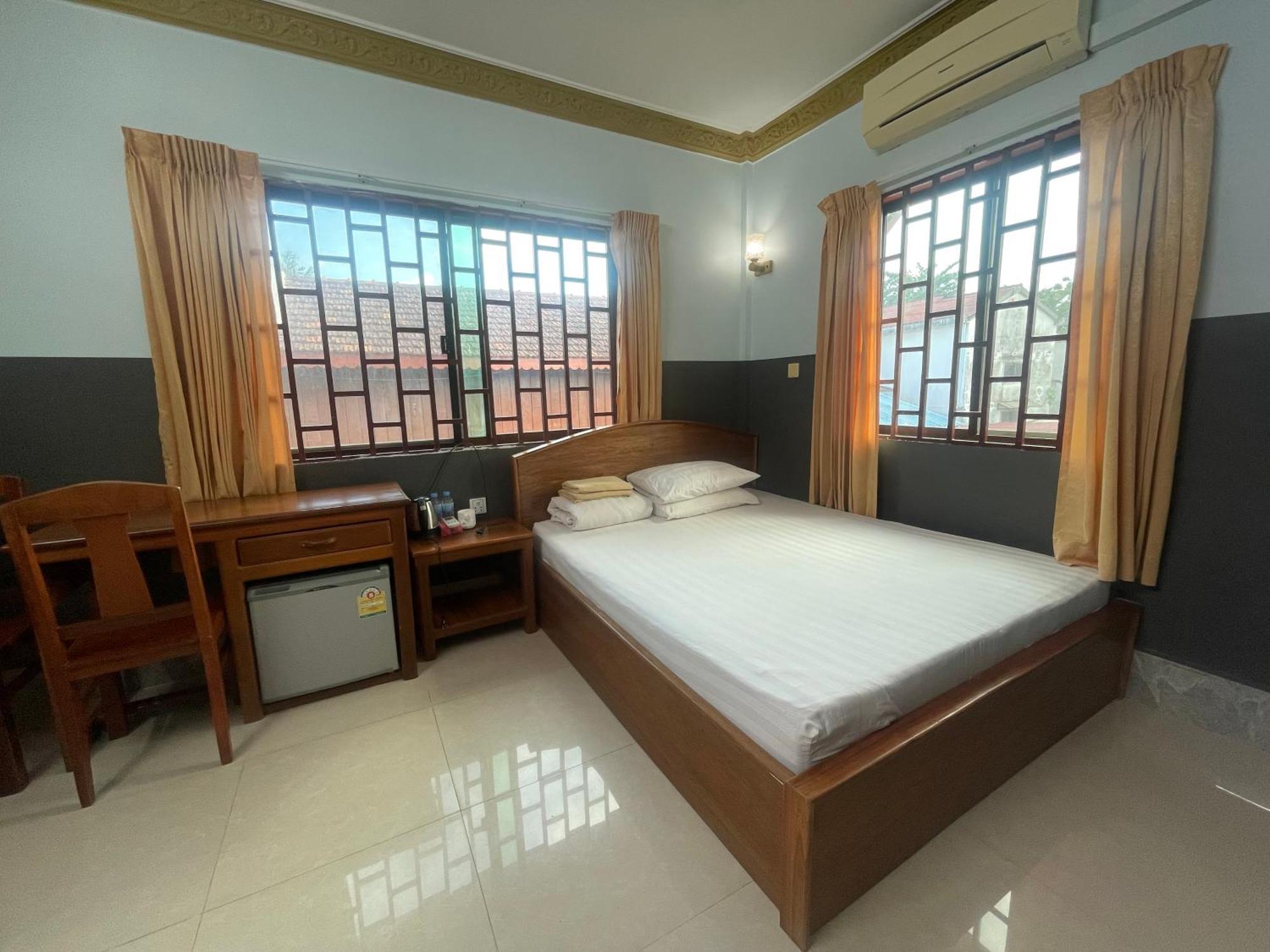 Apsara Guest House Kampot City Buitenkant foto