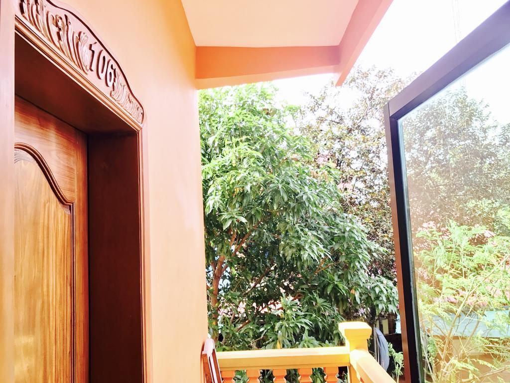 Apsara Guest House Kampot City Buitenkant foto